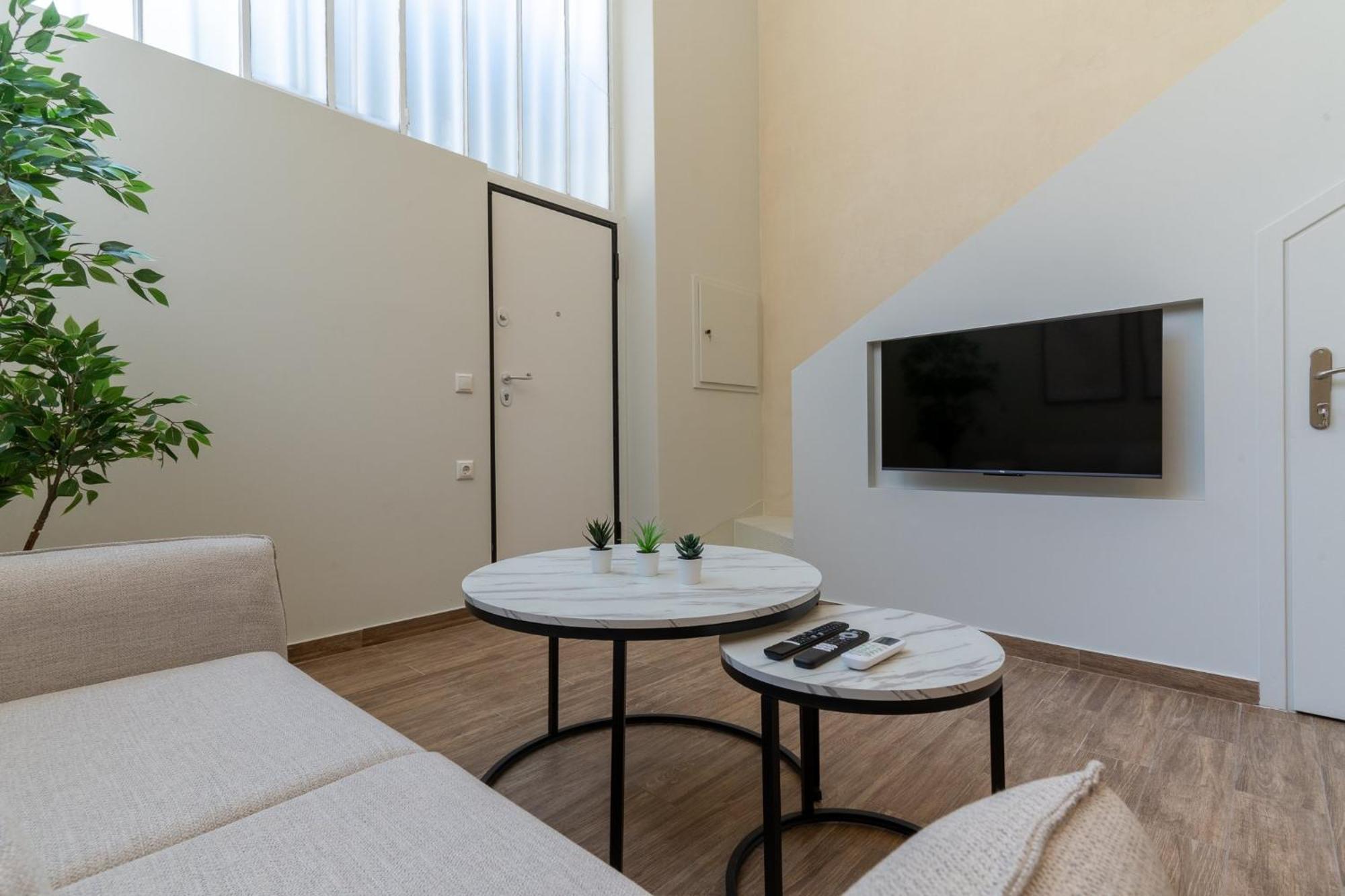 Acropolis Local Loft Apartment เอเธนส์ ภายนอก รูปภาพ