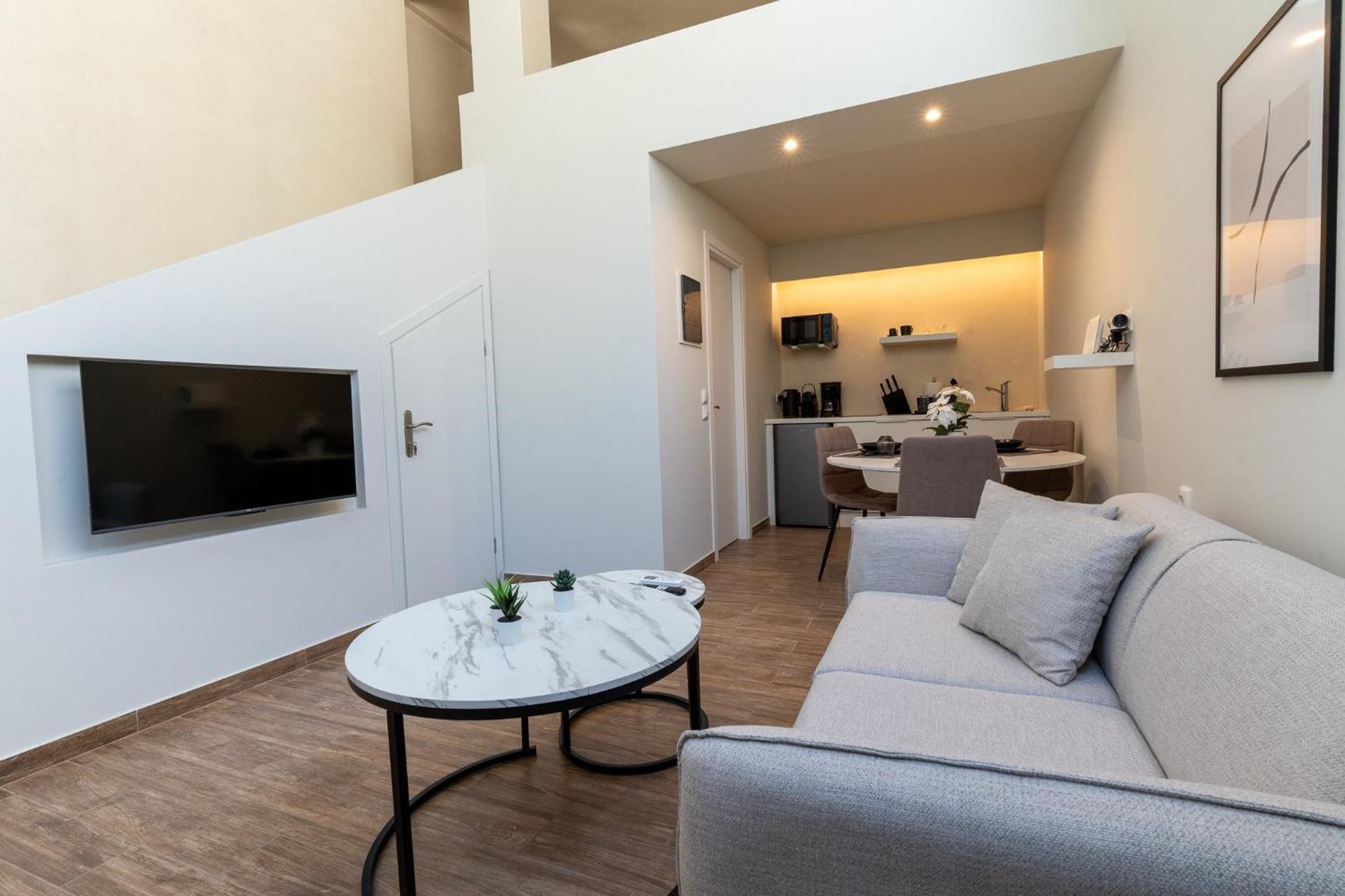 Acropolis Local Loft Apartment เอเธนส์ ภายนอก รูปภาพ