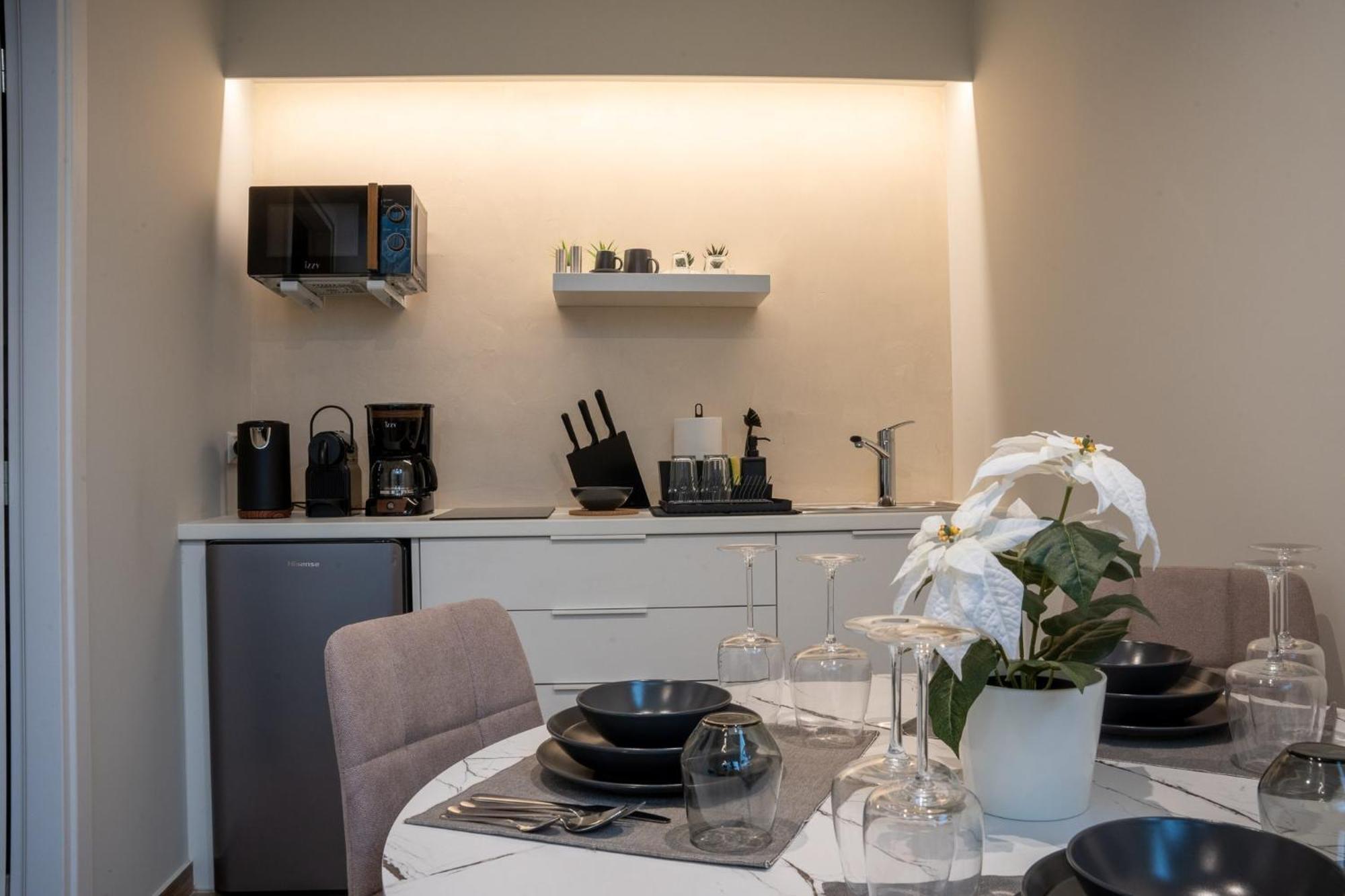 Acropolis Local Loft Apartment เอเธนส์ ภายนอก รูปภาพ
